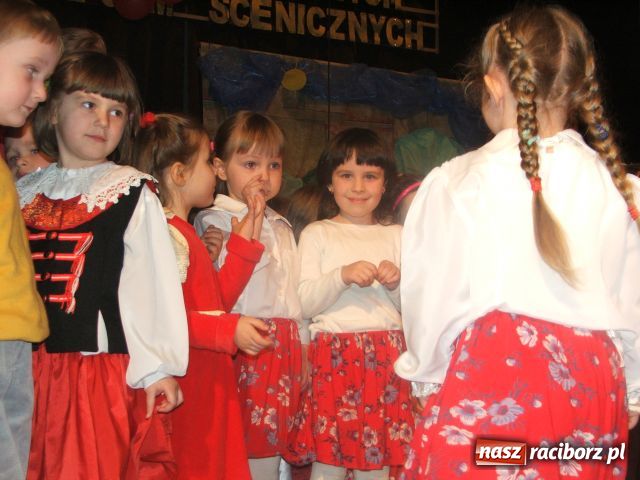 Zdjęcie w galerii na portalu naszraciborz.pl: W teatr bawią się już od przedszkola wiadomości z regionu
