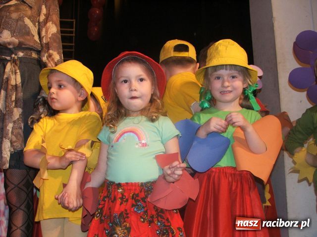 Zdjęcie w galerii na portalu naszraciborz.pl: W teatr bawią się już od przedszkola wiadomości z regionu