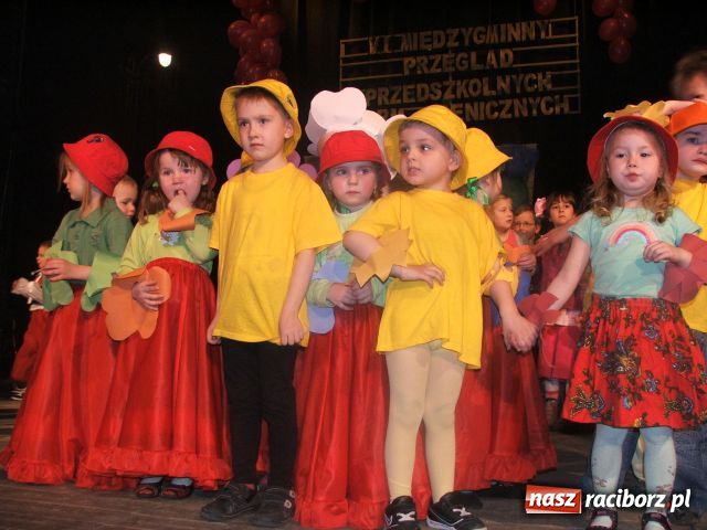 Zdjęcie w galerii na portalu naszraciborz.pl: W teatr bawią się już od przedszkola wiadomości z regionu