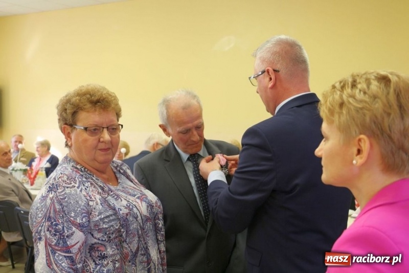 Zdjęcie w galerii na portalu naszraciborz.pl: Uroczystość z okazji Jubileuszu Pożycia Małżeńskiego wiadomości z regionu