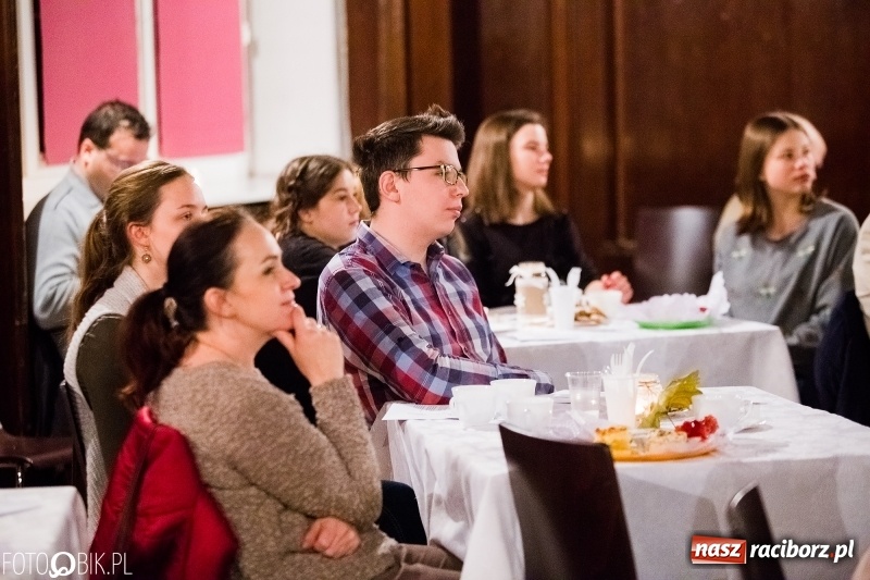 Zdjęcie w galerii na portalu naszraciborz.pl: Poetycka jesień w murach Kasprowicza wiadomości z regionu