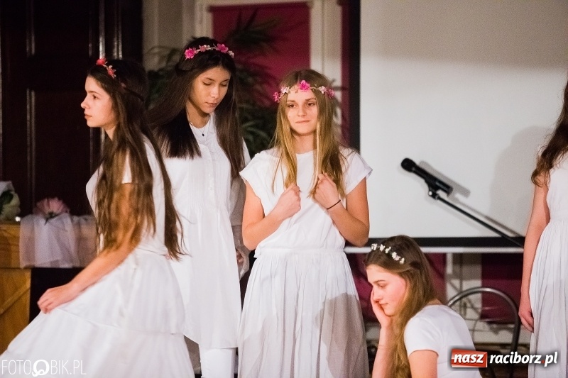 Zdjęcie w galerii na portalu naszraciborz.pl: Poetycka jesień w murach Kasprowicza wiadomości z regionu