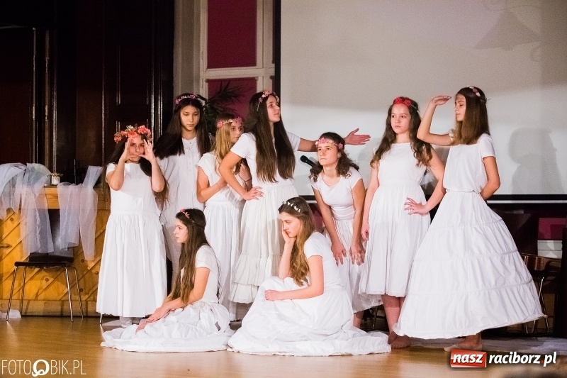 Zdjęcie w galerii na portalu naszraciborz.pl: Poetycka jesień w murach Kasprowicza wiadomości z regionu