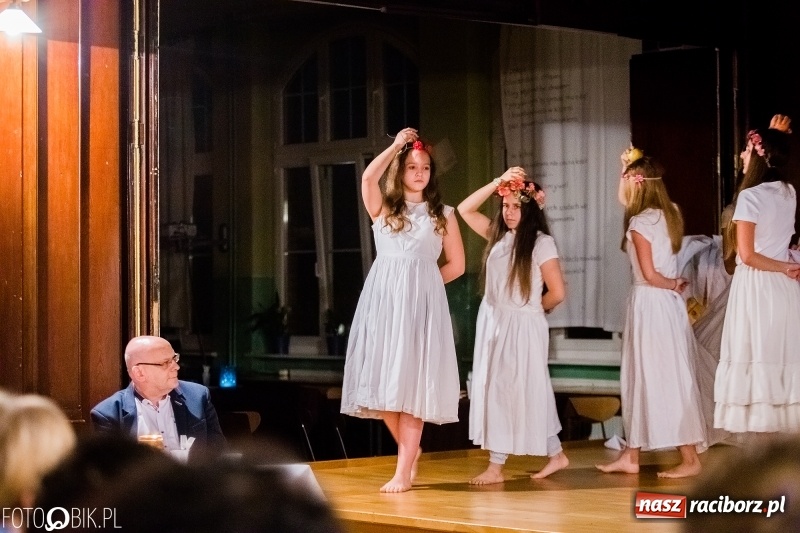 Zdjęcie w galerii na portalu naszraciborz.pl: Poetycka jesień w murach Kasprowicza wiadomości z regionu