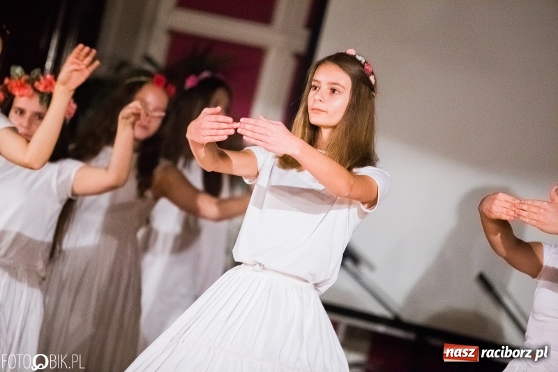 Zdjęcie w galerii na portalu naszraciborz.pl: Poetycka jesień w murach Kasprowicza wiadomości z regionu