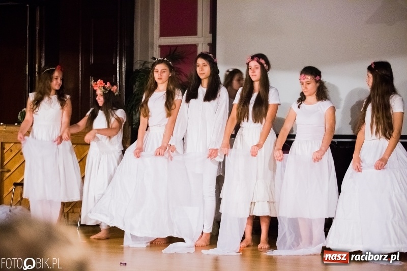 Zdjęcie w galerii na portalu naszraciborz.pl: Poetycka jesień w murach Kasprowicza wiadomości z regionu