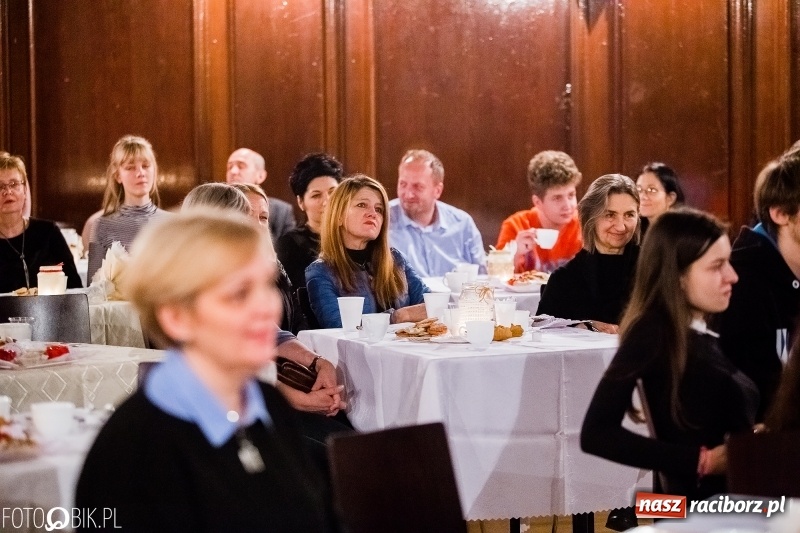Zdjęcie w galerii na portalu naszraciborz.pl: Poetycka jesień w murach Kasprowicza wiadomości z regionu