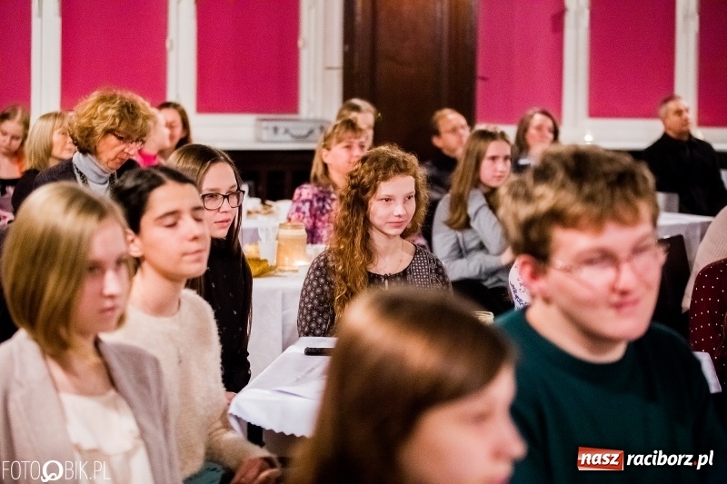 Zdjęcie w galerii na portalu naszraciborz.pl: Poetycka jesień w murach Kasprowicza wiadomości z regionu