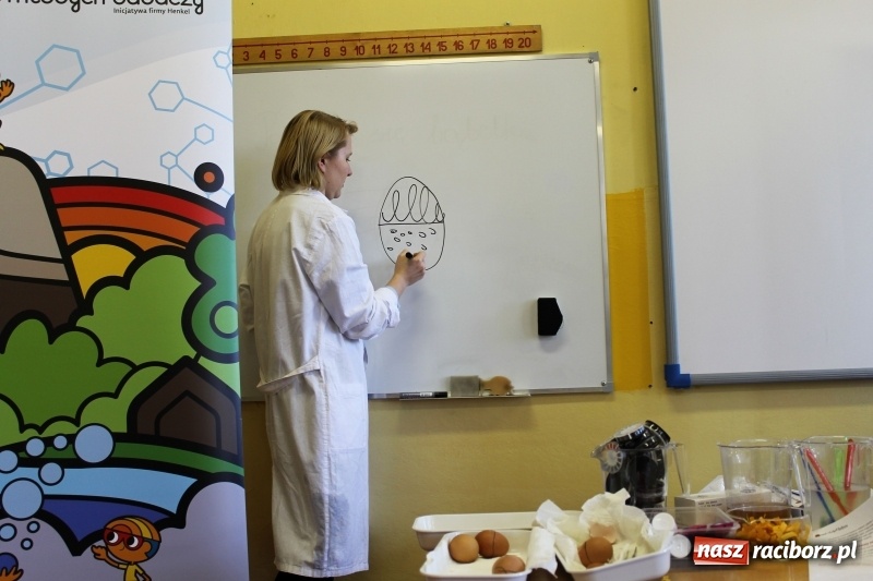 Zdjęcie w galerii na portalu naszraciborz.pl: Słodko, czyli kwaśno. Młodzi badacze z Płoni  wiadomości z regionu