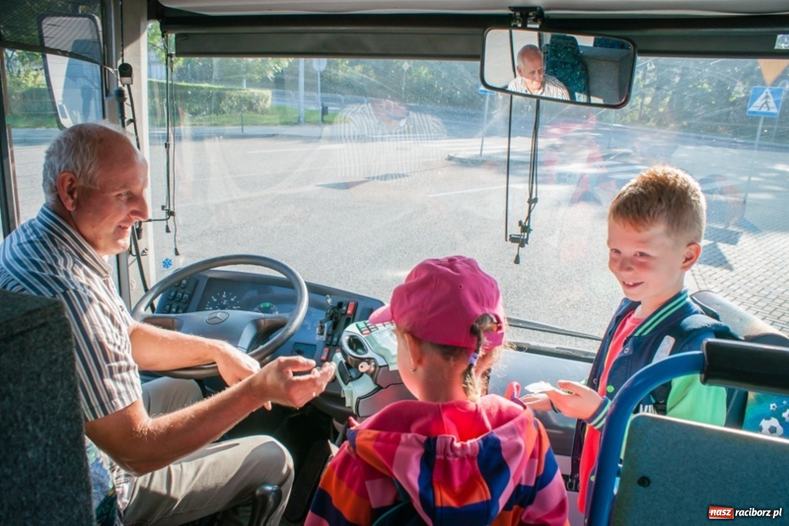 Zdjęcie w galerii na portalu naszraciborz.pl: Poszukujesz przyszłościowego zawodu? Zostań kierowcą autobusu! wiadomości z regionu
