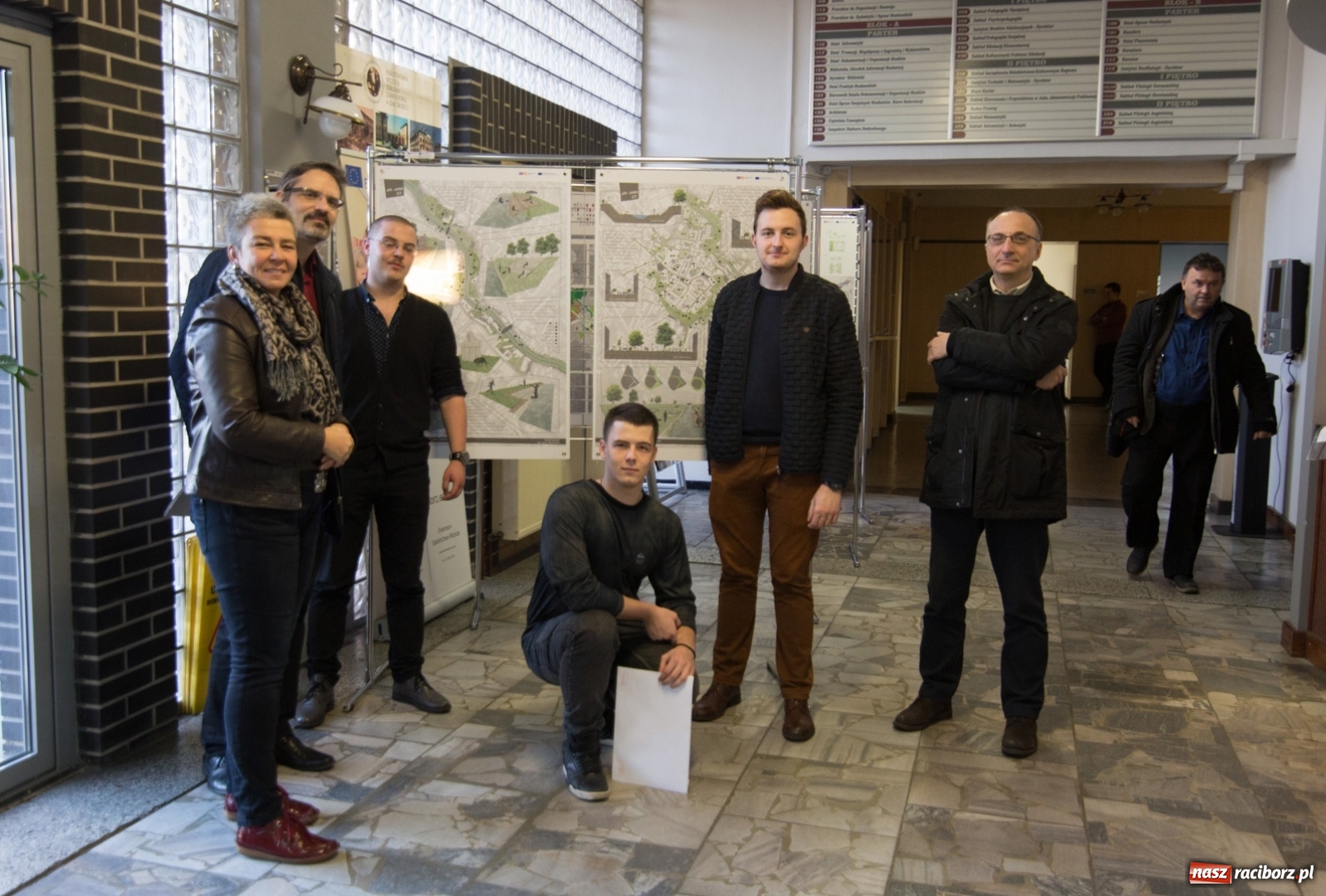 Zdjęcie w galerii na portalu naszraciborz.pl: Odnowa centrów śląskich miast - wystawa prac architektonicznych w raciborskiej PWSZ wiadomości z regionu