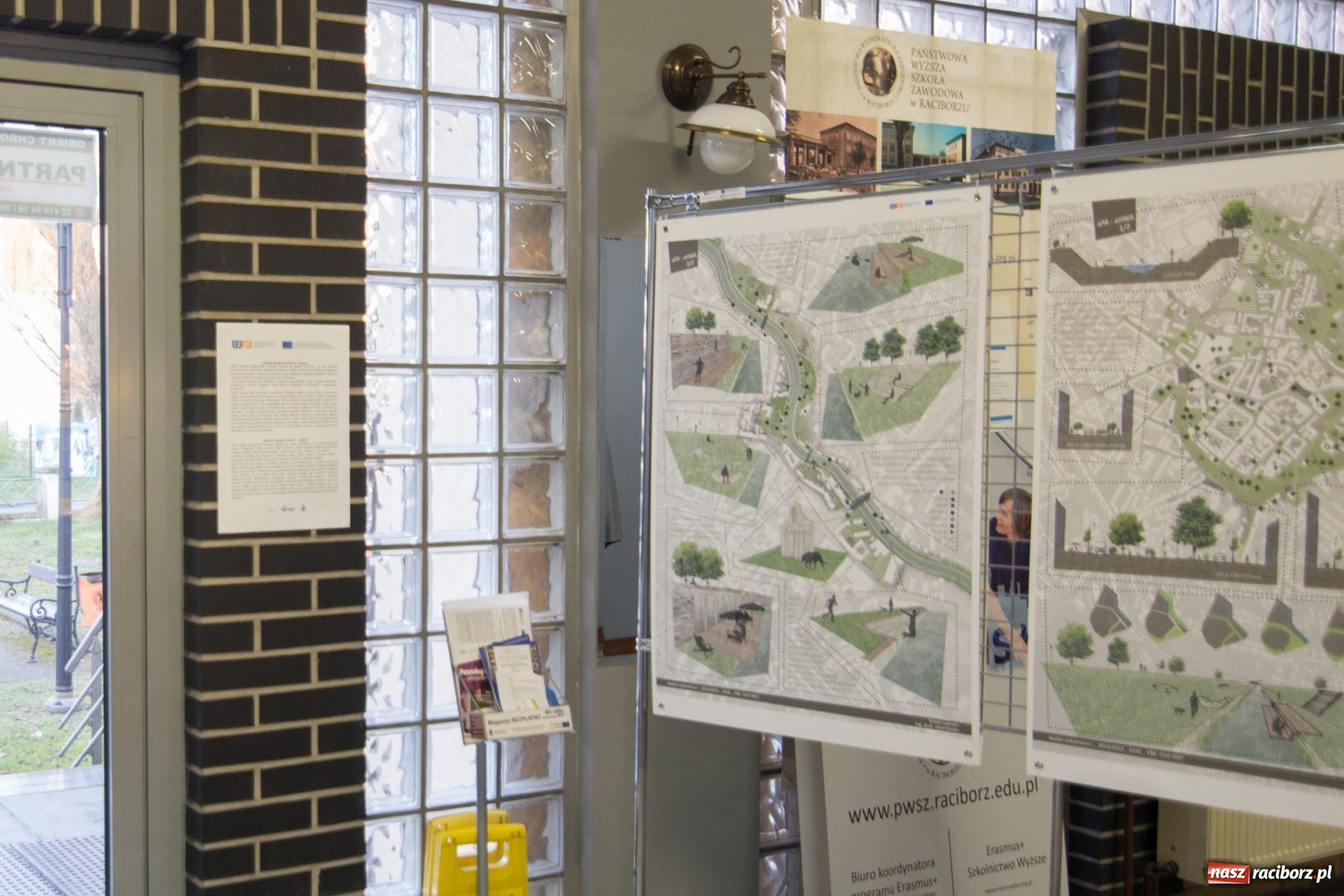 Zdjęcie w galerii na portalu naszraciborz.pl: Odnowa centrów śląskich miast - wystawa prac architektonicznych w raciborskiej PWSZ wiadomości z regionu