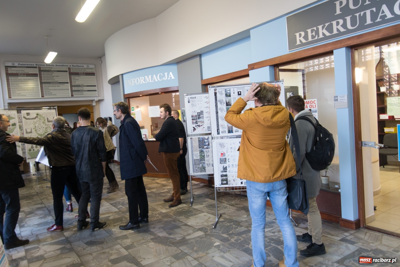 Zdjęcie w galerii na portalu naszraciborz.pl: Odnowa centrów śląskich miast - wystawa prac architektonicznych w raciborskiej PWSZ wiadomości z regionu