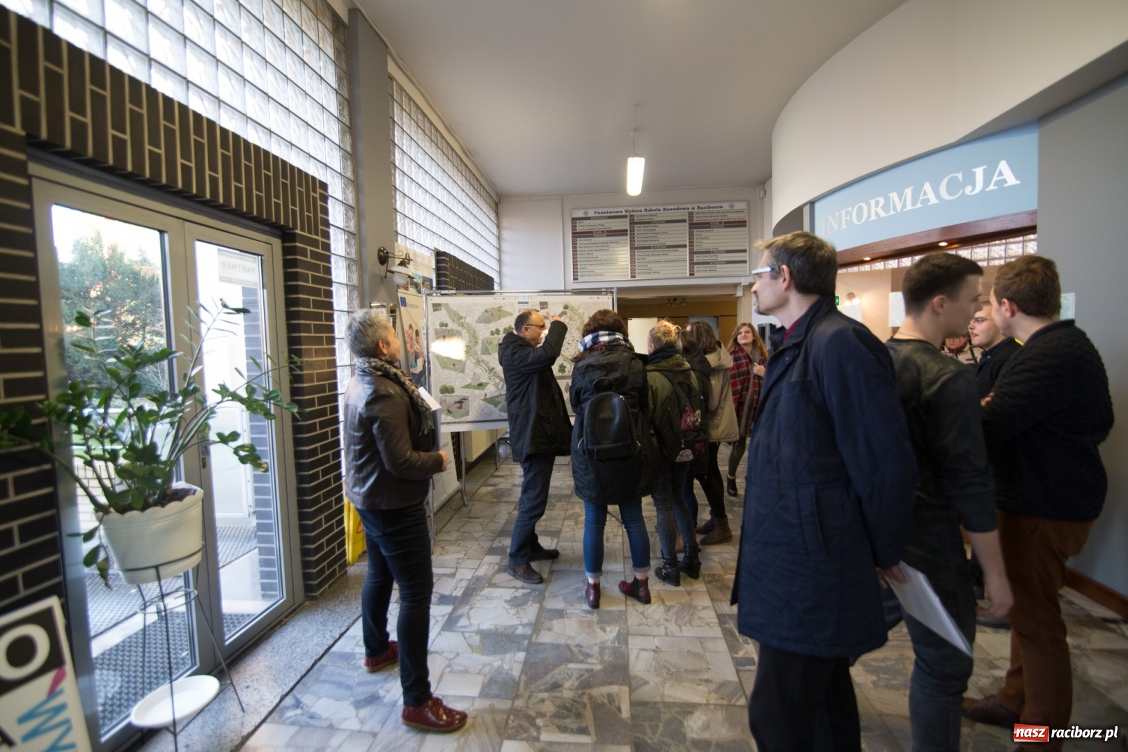 Zdjęcie w galerii na portalu naszraciborz.pl: Odnowa centrów śląskich miast - wystawa prac architektonicznych w raciborskiej PWSZ wiadomości z regionu