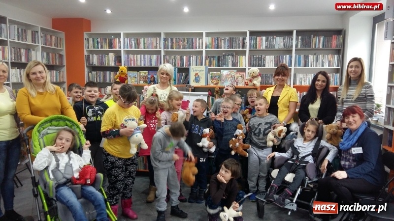 Zdjęcie w galerii na portalu naszraciborz.pl: Dzień Pluszowego Misia w raciborskiej bibliotece wiadomości z regionu
