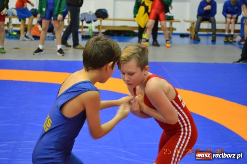 Zdjęcie w galerii na portalu naszraciborz.pl: Grad medali zapaśników Unii na zawodach w Rudzie Śląskiej wiadomości z regionu