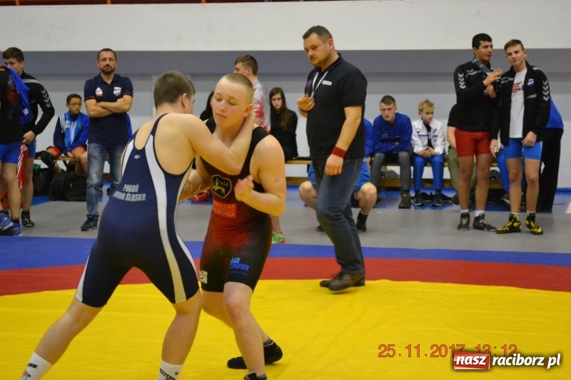Zdjęcie w galerii na portalu naszraciborz.pl: Grad medali zapaśników Unii na zawodach w Rudzie Śląskiej wiadomości z regionu