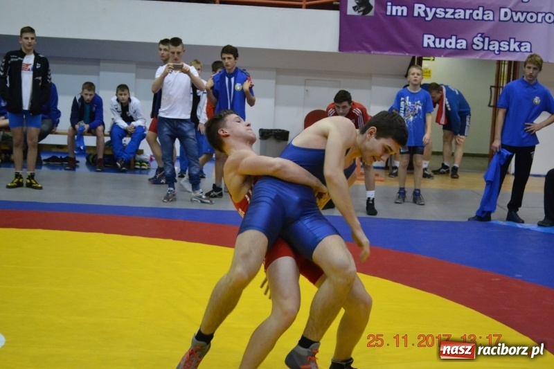 Zdjęcie w galerii na portalu naszraciborz.pl: Grad medali zapaśników Unii na zawodach w Rudzie Śląskiej wiadomości z regionu