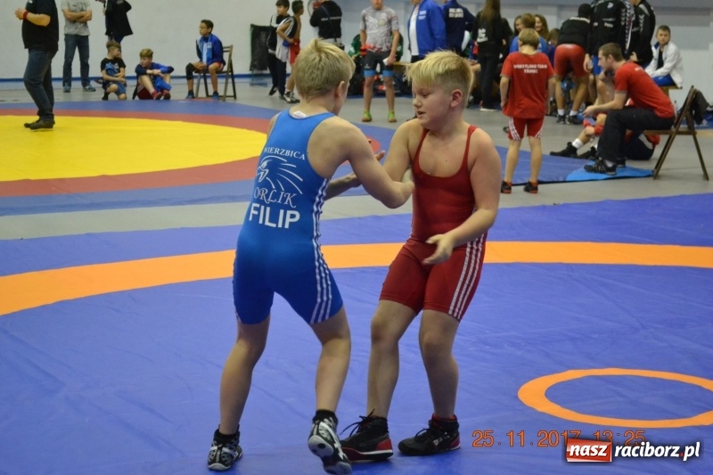 Zdjęcie w galerii na portalu naszraciborz.pl: Grad medali zapaśników Unii na zawodach w Rudzie Śląskiej wiadomości z regionu