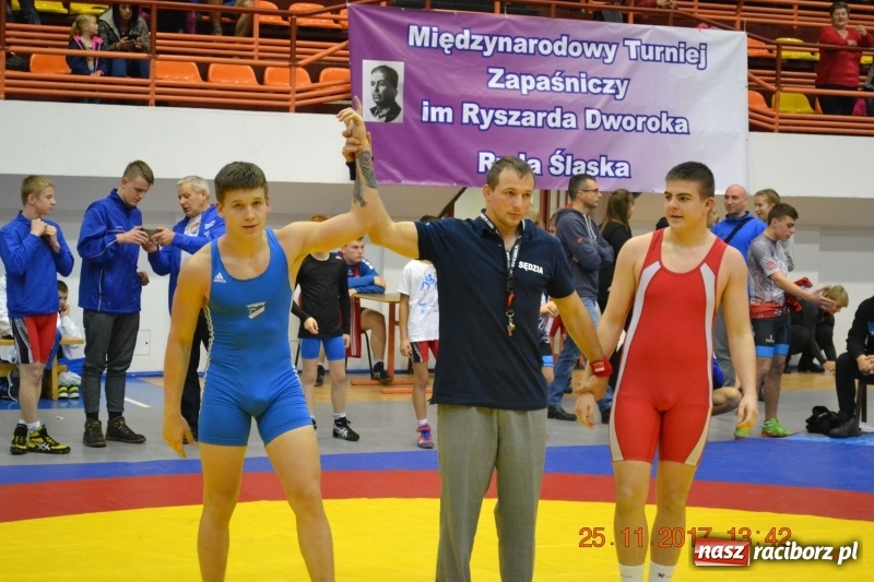 Zdjęcie w galerii na portalu naszraciborz.pl: Grad medali zapaśników Unii na zawodach w Rudzie Śląskiej wiadomości z regionu