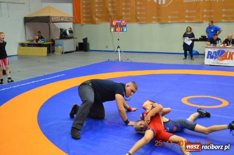 Zdjęcie w galerii na portalu naszraciborz.pl: Grad medali zapaśników Unii na zawodach w Rudzie Śląskiej wiadomości z regionu