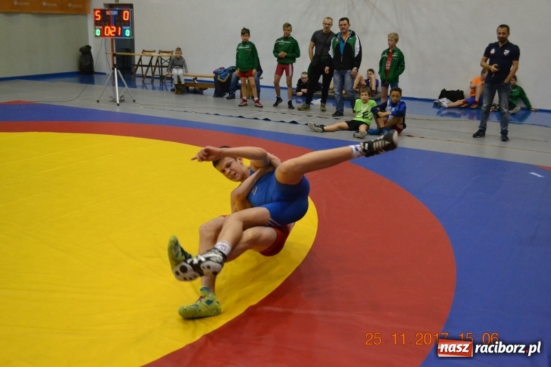 Zdjęcie w galerii na portalu naszraciborz.pl: Grad medali zapaśników Unii na zawodach w Rudzie Śląskiej wiadomości z regionu