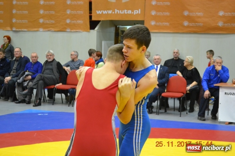 Zdjęcie w galerii na portalu naszraciborz.pl: Grad medali zapaśników Unii na zawodach w Rudzie Śląskiej wiadomości z regionu