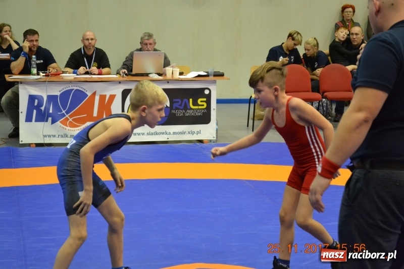 Zdjęcie w galerii na portalu naszraciborz.pl: Grad medali zapaśników Unii na zawodach w Rudzie Śląskiej wiadomości z regionu