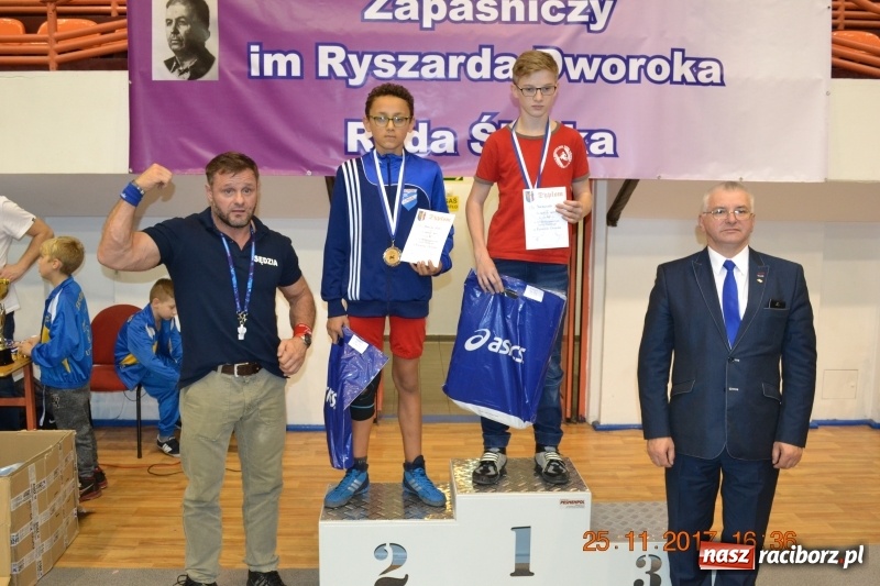 Zdjęcie w galerii na portalu naszraciborz.pl: Grad medali zapaśników Unii na zawodach w Rudzie Śląskiej wiadomości z regionu