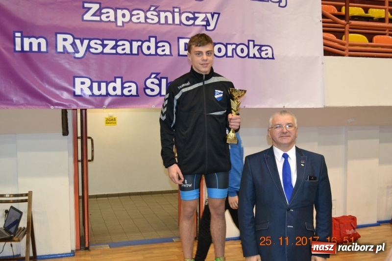 Zdjęcie w galerii na portalu naszraciborz.pl: Grad medali zapaśników Unii na zawodach w Rudzie Śląskiej wiadomości z regionu