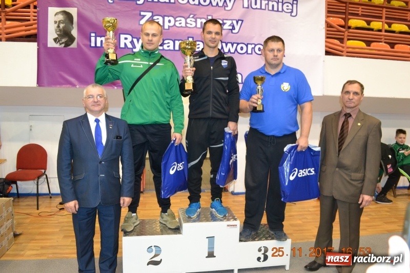 Zdjęcie w galerii na portalu naszraciborz.pl: Grad medali zapaśników Unii na zawodach w Rudzie Śląskiej wiadomości z regionu