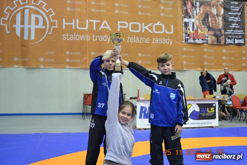 Zdjęcie w galerii na portalu naszraciborz.pl: Grad medali zapaśników Unii na zawodach w Rudzie Śląskiej wiadomości z regionu