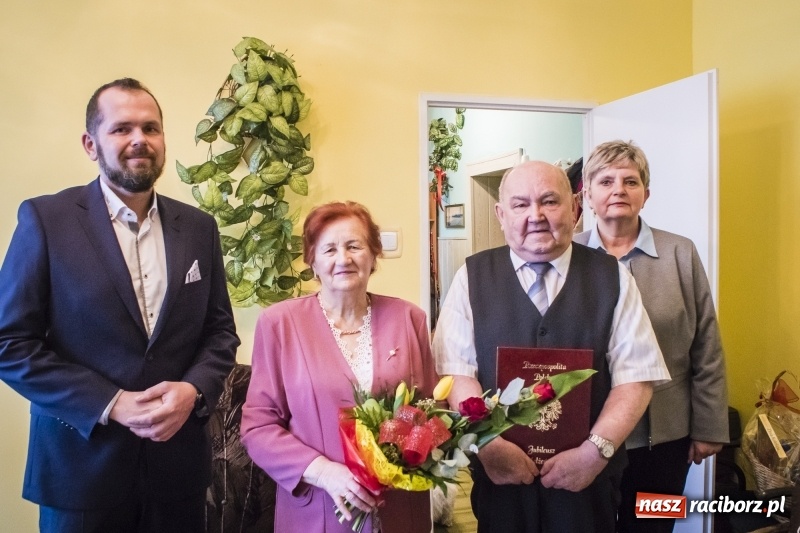 Zdjęcie w galerii na portalu naszraciborz.pl: 60 lat razem. Diamentowe gody Janiny i Jana Nowogórskich wiadomości z regionu