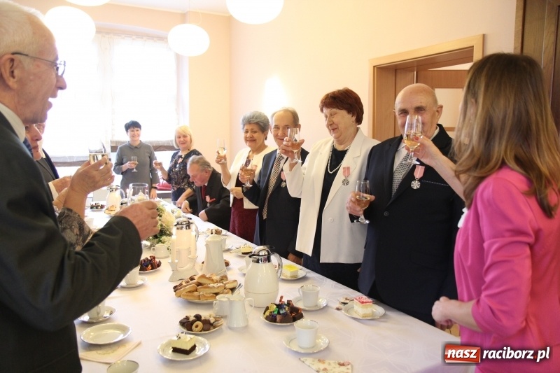 Zdjęcie w galerii na portalu naszraciborz.pl: To nie były słowa rzucone na wiatr… Złote gody w raciborskim USC wiadomości z regionu