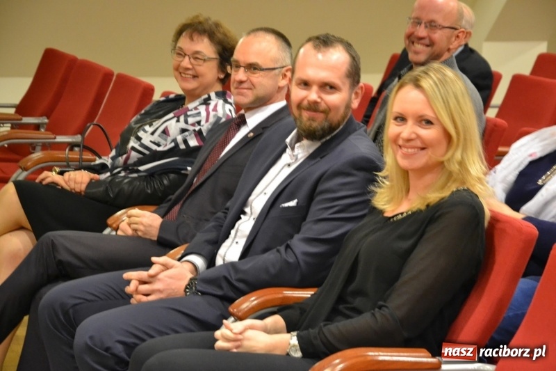 Zdjęcie w galerii na portalu naszraciborz.pl: Z uśmiechem, ale i do bólu - promocja książki Zbigniewa Woźniaka na Zamku Piastowskim wiadomości z regionu