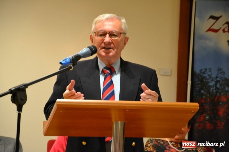 Zdjęcie w galerii na portalu naszraciborz.pl: Z uśmiechem, ale i do bólu - promocja książki Zbigniewa Woźniaka na Zamku Piastowskim wiadomości z regionu
