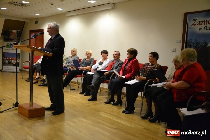 Zdjęcie w galerii na portalu naszraciborz.pl: Z uśmiechem, ale i do bólu - promocja książki Zbigniewa Woźniaka na Zamku Piastowskim wiadomości z regionu