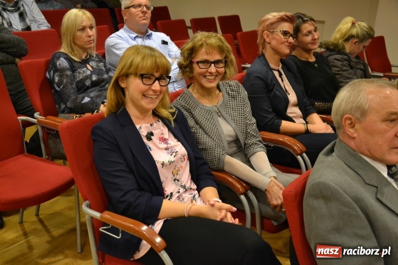 Zdjęcie w galerii na portalu naszraciborz.pl: Z uśmiechem, ale i do bólu - promocja książki Zbigniewa Woźniaka na Zamku Piastowskim wiadomości z regionu