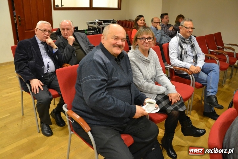Zdjęcie w galerii na portalu naszraciborz.pl: Z uśmiechem, ale i do bólu - promocja książki Zbigniewa Woźniaka na Zamku Piastowskim wiadomości z regionu