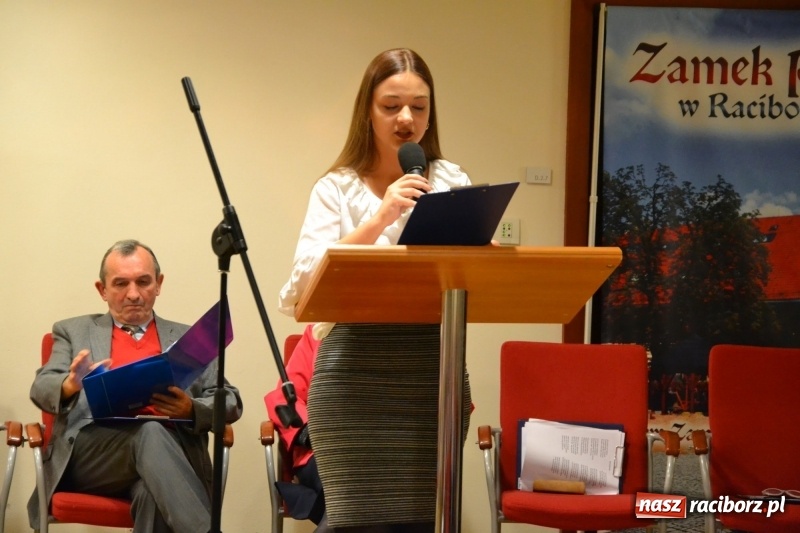 Zdjęcie w galerii na portalu naszraciborz.pl: Z uśmiechem, ale i do bólu - promocja książki Zbigniewa Woźniaka na Zamku Piastowskim wiadomości z regionu