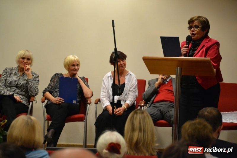 Zdjęcie w galerii na portalu naszraciborz.pl: Z uśmiechem, ale i do bólu - promocja książki Zbigniewa Woźniaka na Zamku Piastowskim wiadomości z regionu