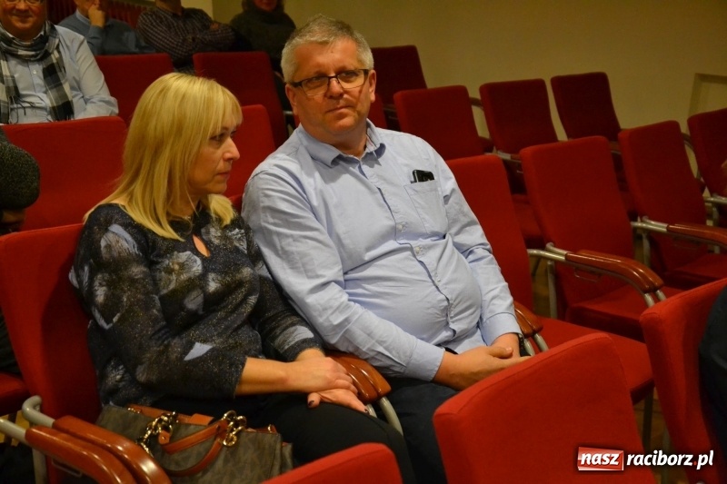 Zdjęcie w galerii na portalu naszraciborz.pl: Z uśmiechem, ale i do bólu - promocja książki Zbigniewa Woźniaka na Zamku Piastowskim wiadomości z regionu