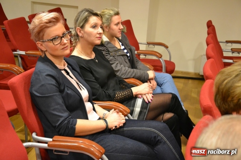 Zdjęcie w galerii na portalu naszraciborz.pl: Z uśmiechem, ale i do bólu - promocja książki Zbigniewa Woźniaka na Zamku Piastowskim wiadomości z regionu