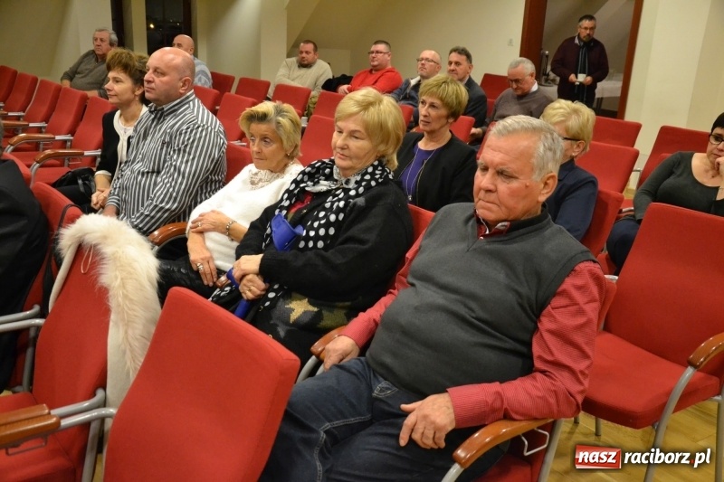 Zdjęcie w galerii na portalu naszraciborz.pl: Z uśmiechem, ale i do bólu - promocja książki Zbigniewa Woźniaka na Zamku Piastowskim wiadomości z regionu