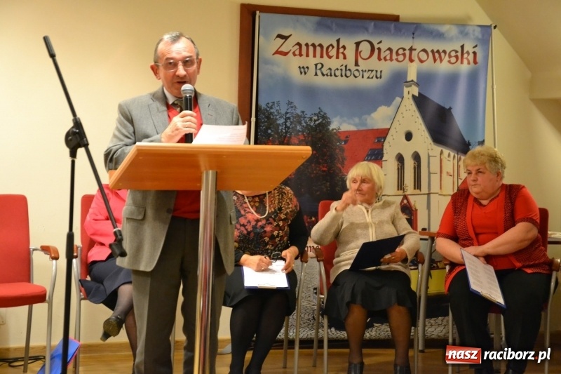 Zdjęcie w galerii na portalu naszraciborz.pl: Z uśmiechem, ale i do bólu - promocja książki Zbigniewa Woźniaka na Zamku Piastowskim wiadomości z regionu