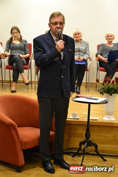 Zdjęcie w galerii na portalu naszraciborz.pl: Z uśmiechem, ale i do bólu - promocja książki Zbigniewa Woźniaka na Zamku Piastowskim wiadomości z regionu