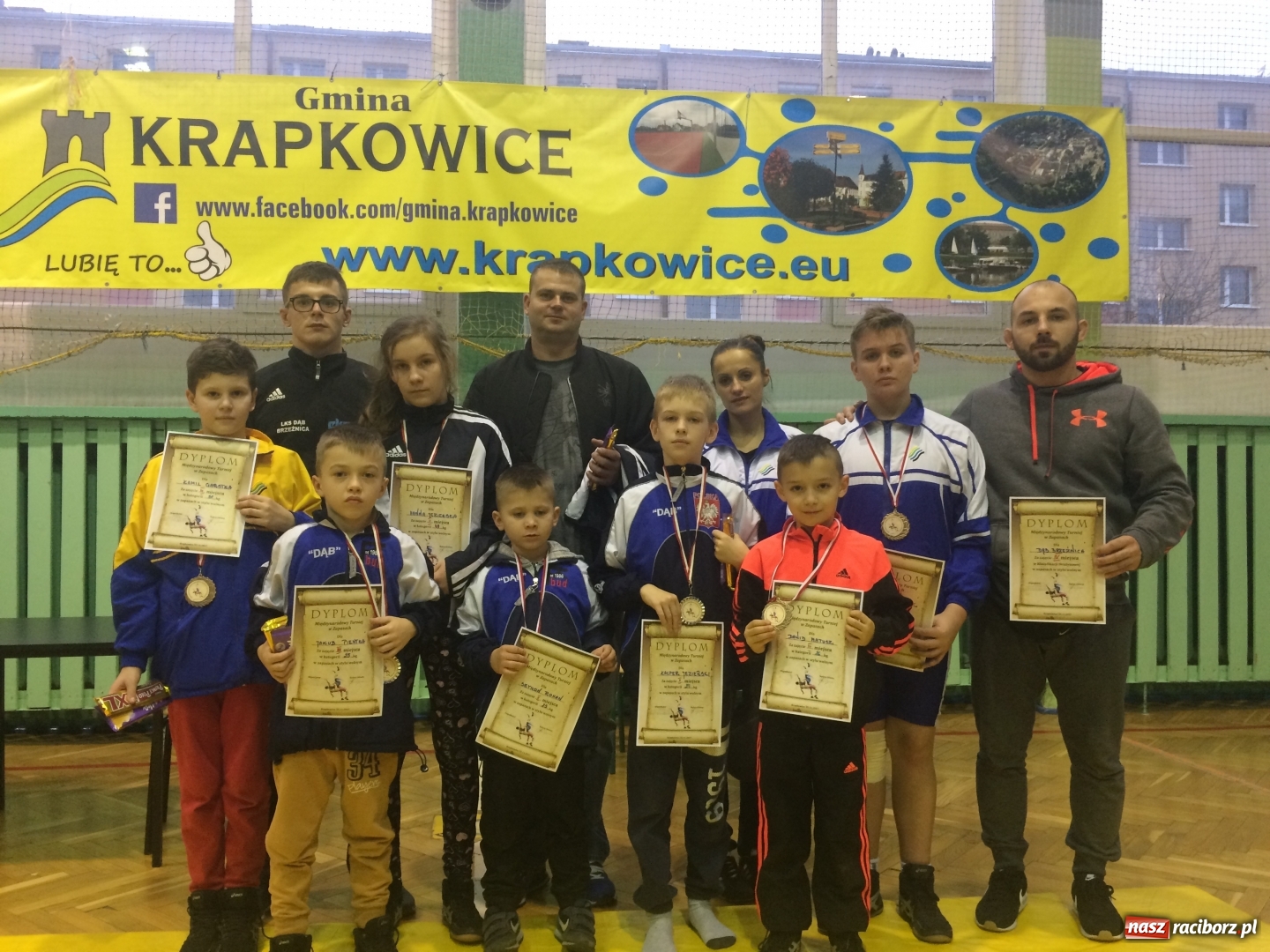 Zdjęcie w galerii na portalu naszraciborz.pl: Młodzi zapaśnicy z Brzeźnicy na Turnieju o Puchar Starosty Krapkowickiego wiadomości z regionu