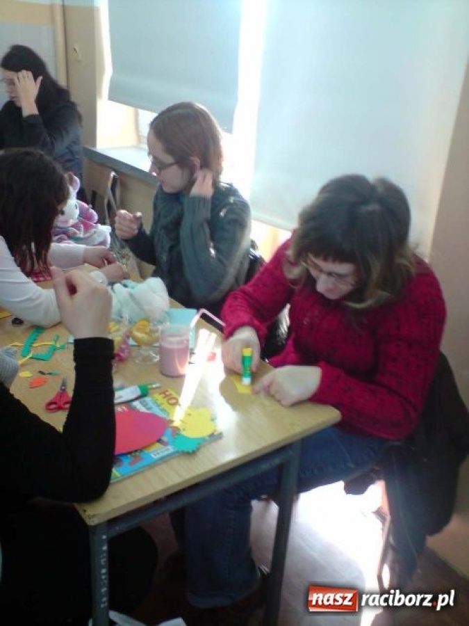 Zdjęcie w galerii na portalu naszraciborz.pl: Przyszli raciborscy dietetycy promują zdrowie wiadomości z regionu