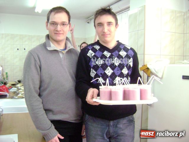 Zdjęcie w galerii na portalu naszraciborz.pl: Przyszli raciborscy dietetycy promują zdrowie wiadomości z regionu