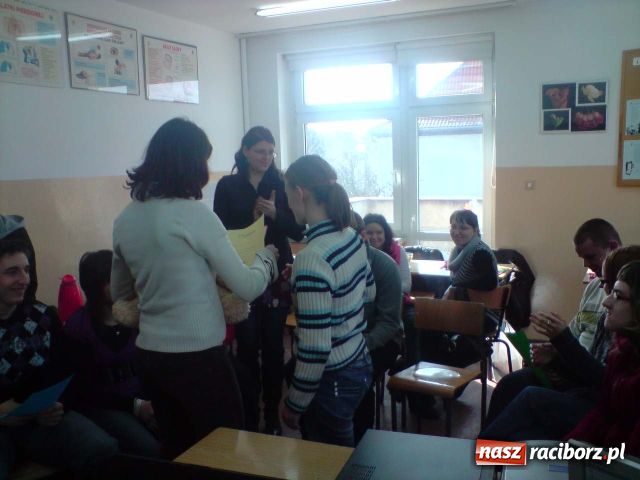 Zdjęcie w galerii na portalu naszraciborz.pl: Przyszli raciborscy dietetycy promują zdrowie wiadomości z regionu